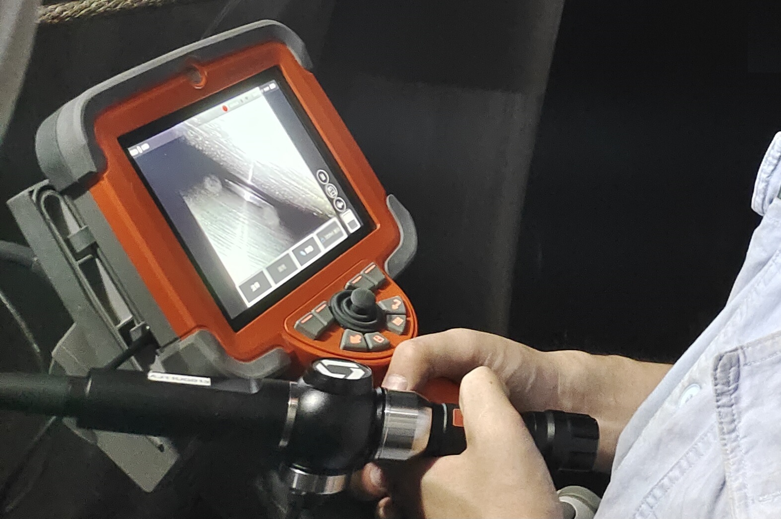 小口徑工業(yè)內(nèi)窺鏡,可靈活擺動攝像頭的狹小空間目視檢查工具